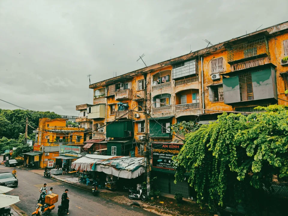 Đội ngũ chuyên viên tại văn phòng
